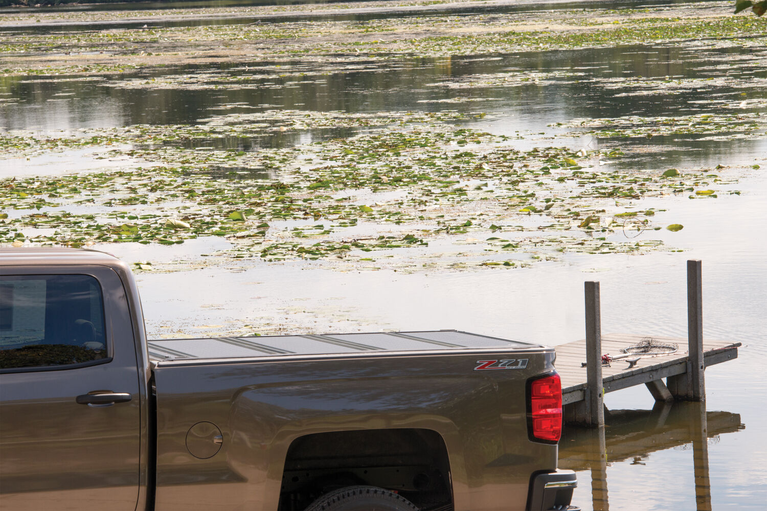 BAKFlip FiberMax Hard Folding Truck Bed Cover - 2023-2026 Chevy Colorado/GMC Canyon 5' 2" Bed - Image 2