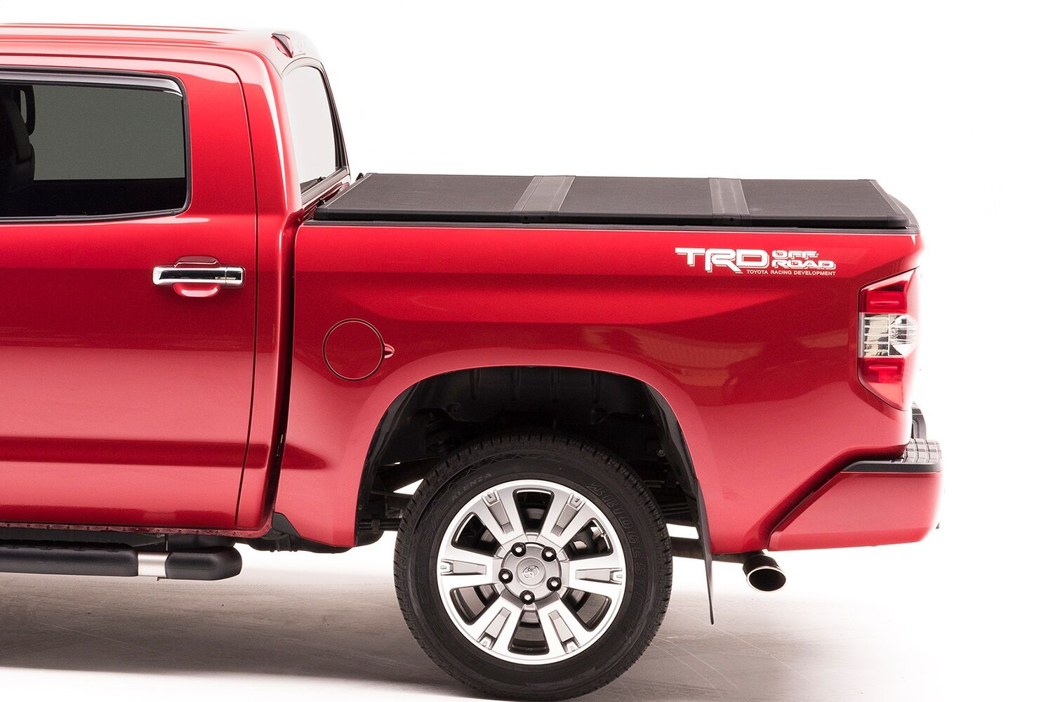 Solid Fold 2.0 Tonneau Cover - Black Textured Paint - 2014-2021 Toyota Tundra 5' 7" Bed with Deck Rail System without Trail Special Edition Storage Boxes - Image 5