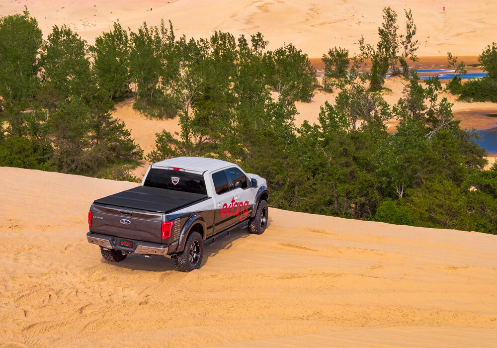 Solid Fold 2.0 Tonneau Cover - Black Textured Paint - 2014-2021 Toyota Tundra 5' 7" Bed with Deck Rail System without Trail Special Edition Storage Boxes - Image 8