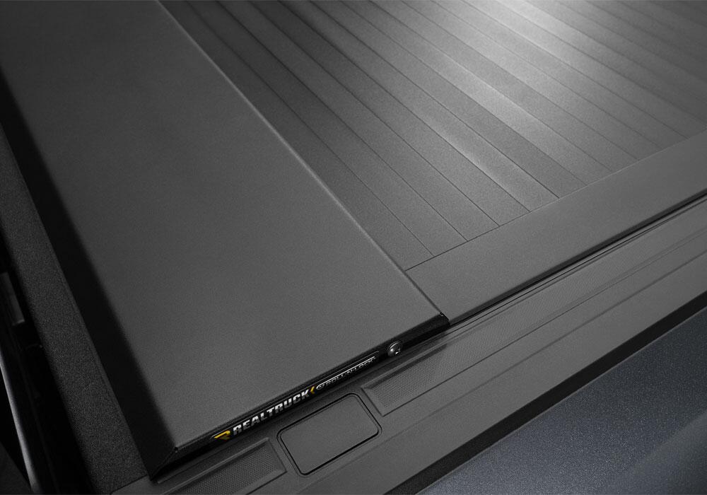 E-Series Locking Retractable Truck Bed Cover for 2023-2026 Chevy Colorado/GMC Canyon 5' 2" Bed - Image 16