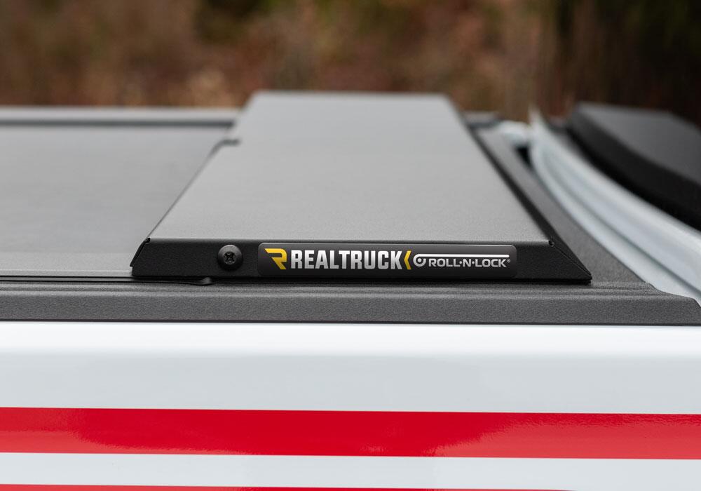 M-Series Locking Retractable Truck Bed Cover for 2020-2025 Jeep Gladiator without Trail Rail System, 5 Ft. Bed - Image 7