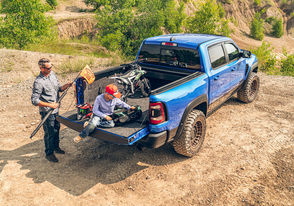 Retrax IX Tonneau Cover - 2019 (New Body Style)-2026 Chevy Silverado/GMC Sierra 1500 6' 7" Bed - Image 16