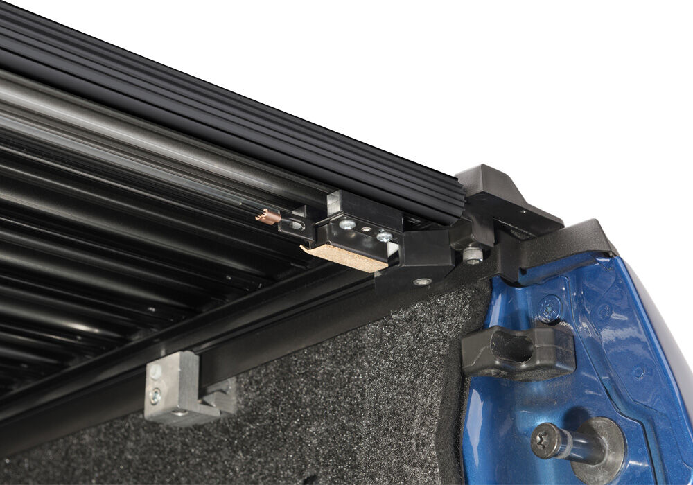 Retrax IX Tonneau Cover - 2019 (New Body Style)-2026 Chevy Silverado/GMC Sierra 1500 6' 7" Bed - Image 7