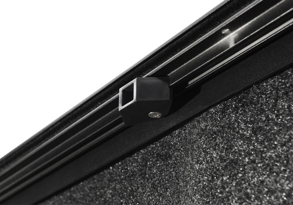 Retrax IX Tonneau Cover - 2019 (New Body Style)-2026 Chevy Silverado/GMC Sierra 1500 6' 7" Bed - Image 9