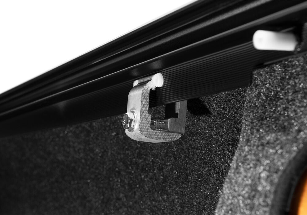 RetraxOne MX Retractable Tonneau Cover - Matte One Piece Polycarbonate Finish - 2019-2023 Ford Ranger 5' Bed without Stake Pockets - Image 9