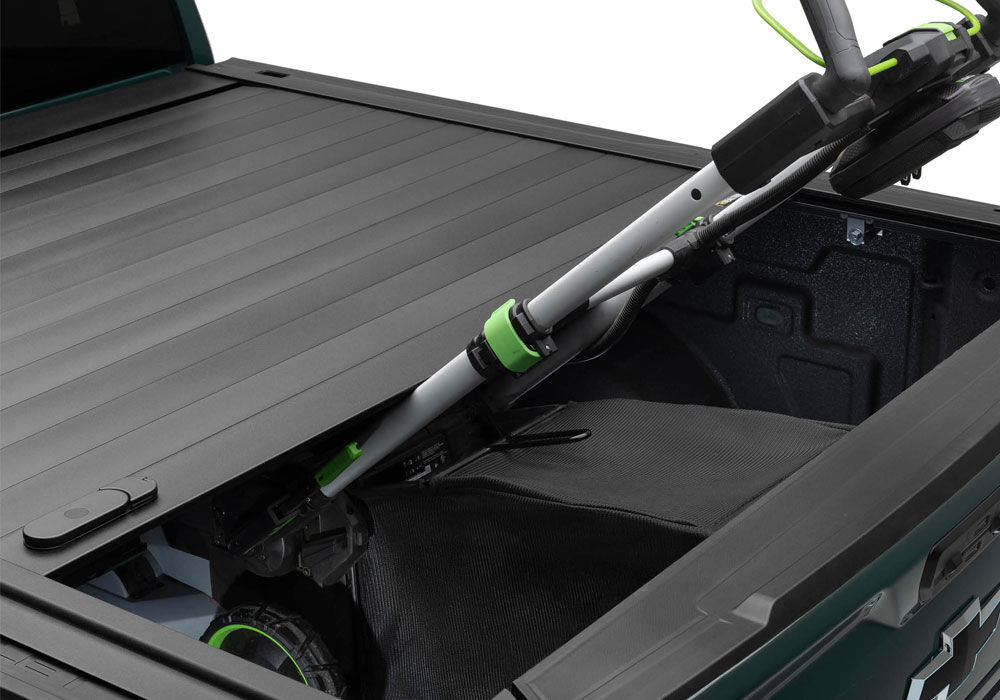 RetraxPRO MX Retractable Tonneau Cover - Rugged - Aluminum Construction - Matte Black - 2014-2018 Chevy Silverado/GMC Sierra 5' 9" Bed - Wide Retrax Rails - Image 3