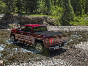 RetraxOne MX Retractable Tonneau Cover - Matte One Piece Polycarbonate Finish - 2007-2013 Chevy Silverado/GMC Sierra 1500/2007-2014 2500 HD/3500 HD 6' 6" Bed without Stake Pockets - Standard Rails