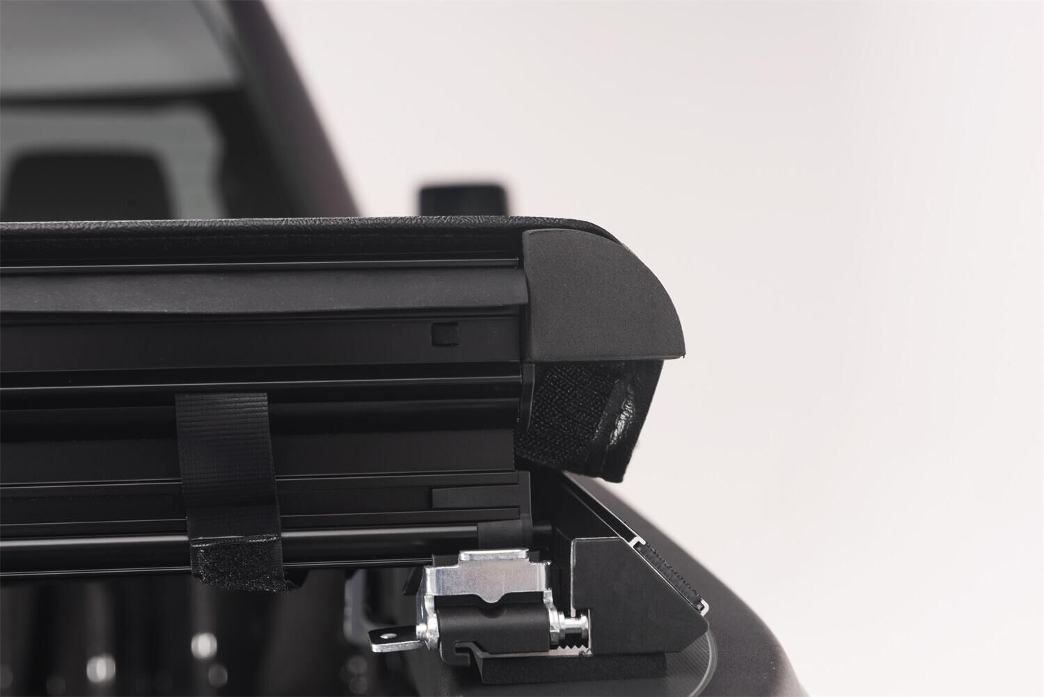TruXport Tonneau Cover - Black - 2014-2018 (2019 Legacy/Limited) Chevy Silverado/GMC Sierra 1500/2015-2019 2500 HD/3500 HD 8' Bed - Image 8