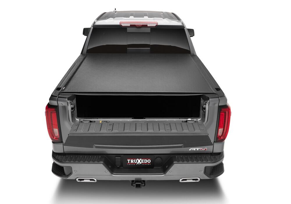 Lo Pro Tonneau Cover - Black - 2020-2026 GMC Sierra (with CarbonPro Bed) 5' 9" Bed - Image 13