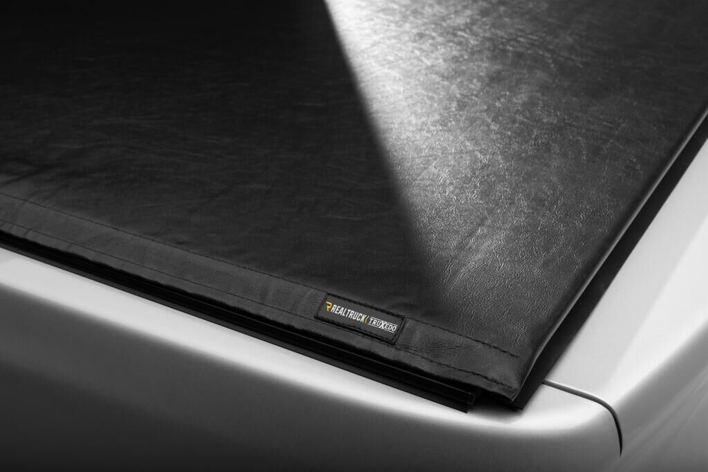 Lo Pro Tonneau Cover - Black - 2022-2026 Nissan Frontier 5' Bed - Image 6