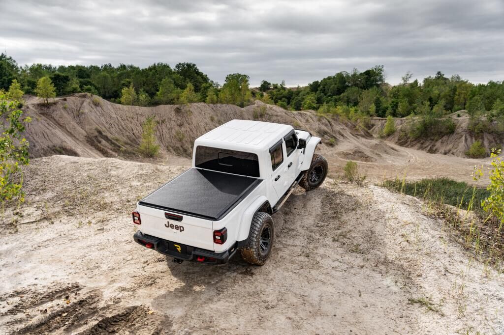 Lo Pro Tonneau Cover - Black - 2020-2025 Jeep Gladiator with or without Trail Rail System - Image 2