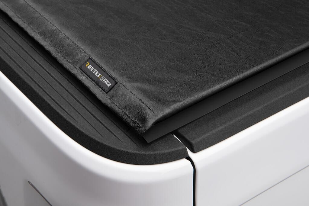 Lo Pro Tonneau Cover - Black - 2020-2025 Jeep Gladiator with or without Trail Rail System - Image 3