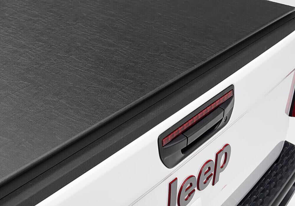 Lo Pro Tonneau Cover - Black - 2020-2025 Jeep Gladiator with or without Trail Rail System - Image 6