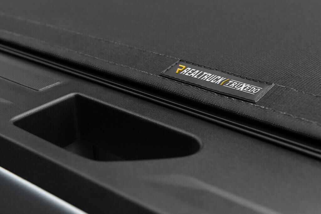 Pro X15 Tonneau Cover - Black - 2020-2026 GMC Sierra (with CarbonPro Bed) 5' 9" Bed with or without MultiPro/Multi-Flex Tailgate - Image 5