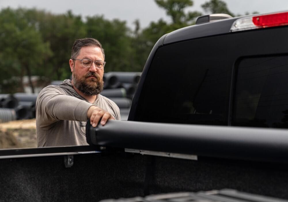 Pro X15 Tonneau Cover - Black - 2015-2026 Ford F-150 5' 7" Bed (Includes Lightning) - Image 17