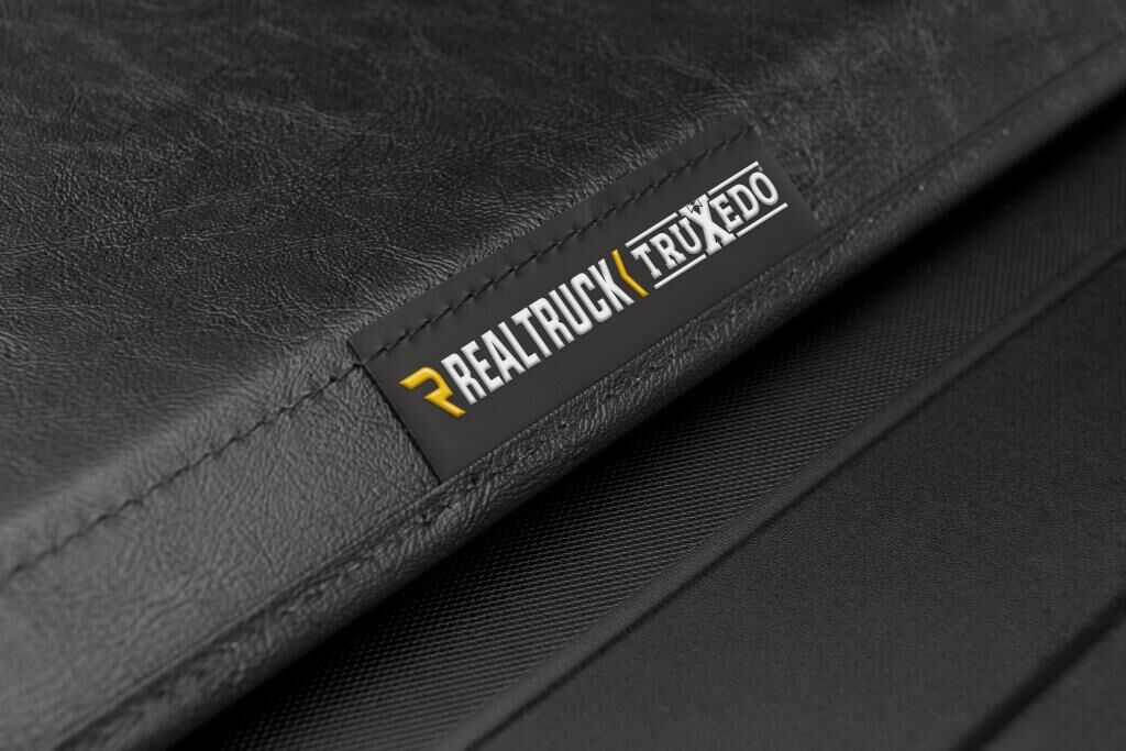 TruXport Tonneau Cover - Black - 2019 (New Body Style)-2026 Chevy Silverado/GMC Sierra (without CarbonPro Bed) 5' 9" Bed - Image 6