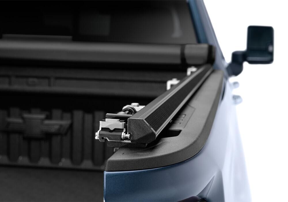 TruXport Tonneau Cover - Black - 2020-2026 Chevy Silverado/GMC Sierra 2500 HD/3500 HD 6' 9" Bed - Image 4