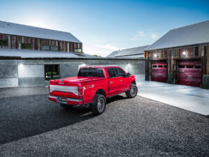 UnderCover Elite Smooth 2025-2026 Ford F-150 5' 7" Bed Crew Cab with Pro-Access Tailgate - Smooth-Ready To Paint