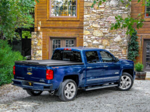 UnderCover Elite 2014-2018 (2019 Legacy) Chevrolet Silverado 1500/2015-2019 2500 HD/3500 HD 6' 6" Bed Std/Ext/Crew Cab - Black Textured