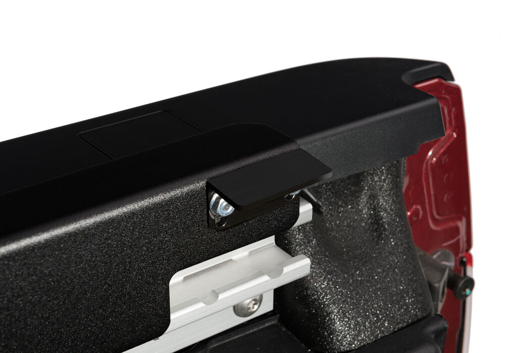 UnderCover SE 2005-2015 Toyota Tacoma 5' Bed Crew Cab with Deck Rail System - Black Textured