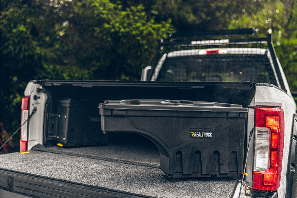 UnderCover Swing Case 2017-2026 Ford F-250/350 Passenger Side - Black Smooth - Image 3
